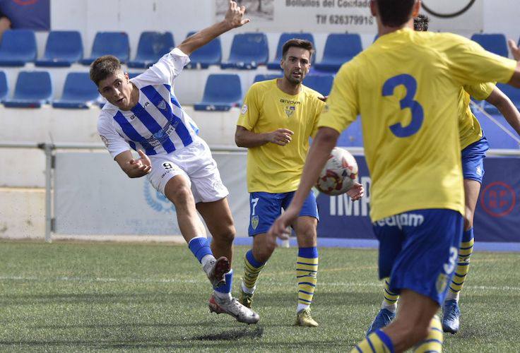 Seguir mostrando su fortaleza en casa ganando al Atlético Central, es el deseo de los jugadores del Bollullos para su partido del viernes. / Foto: @bollulloscf1933.