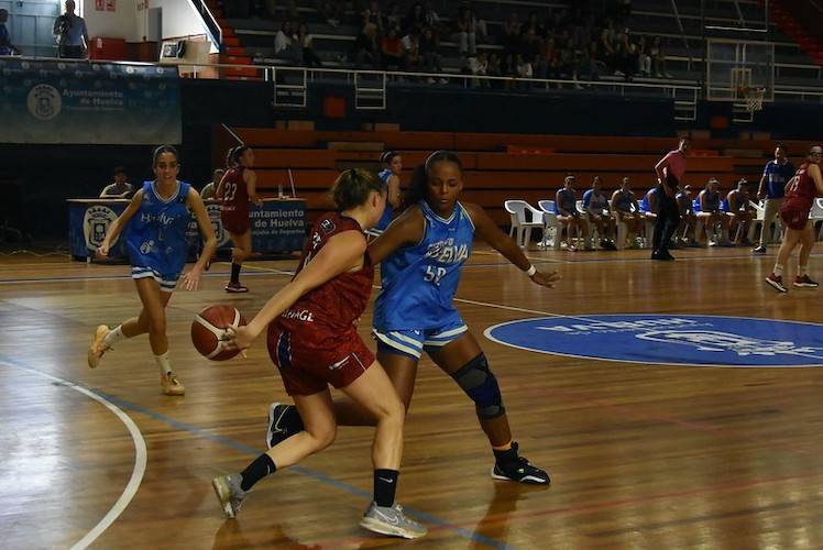 Derrota del Ciudad de Huelva femenino en su estreno en la Liga Nacional Femenina 1 de baloncesto. / Foto: CD Huelva La Luz.