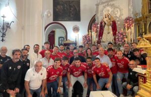 Imagen de la semana pasada en la la clásica visita del plantel del Cartaya a la Patrona de la localidad, la Virgen del Rosario. / Foto: @AD_Cartaya.