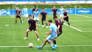 Peleó en todo momento el Atlético Onubense pero regresó de vacío de su partido en el campo del Ciudad de Lucena. / Foto: Lucena Hoy.