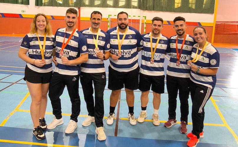 Representantes del IES Bádminton La Orden en el Top Máster Sénior de Ronda donde conquistaron once medallas. / Foto: @CBIESLAORDEN.