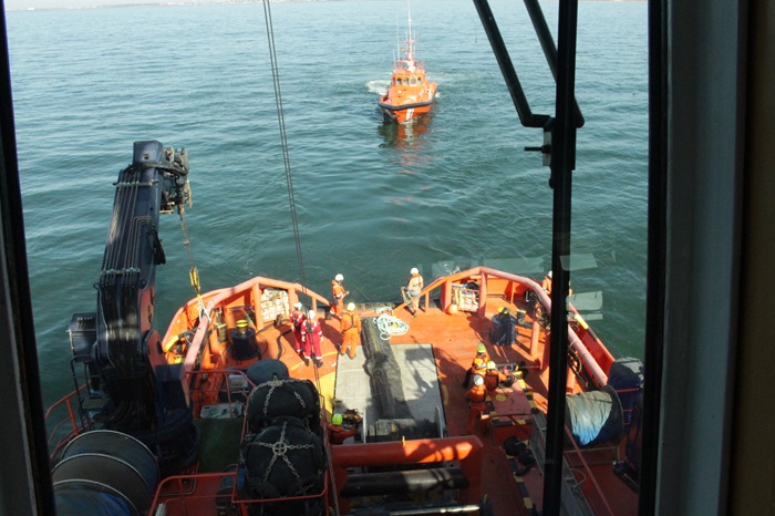 Simulacro de emergencia ante un derrame de fueloil en Huelva