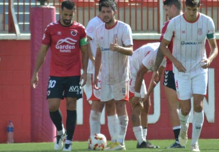 Los jugadores de La Palma viajan a Puente Genil dispuestos a dar la sorpresa ante uno de los 'gallitos' del grupo. / Foto: @LaPalmaCF.