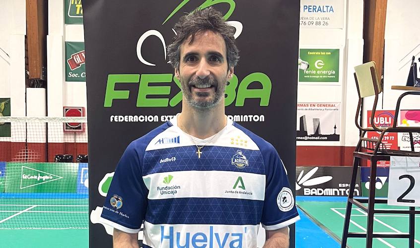 Pablo Abián conquistó la medalla de oro en el cuadro individual del Máster Absoluto de Villanueva de la Vera, además del bronce en el dobles.