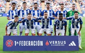 Formación inicial del Recre en su duelo con el cuadro fuenlabreño. / Foto: @recreoficial.