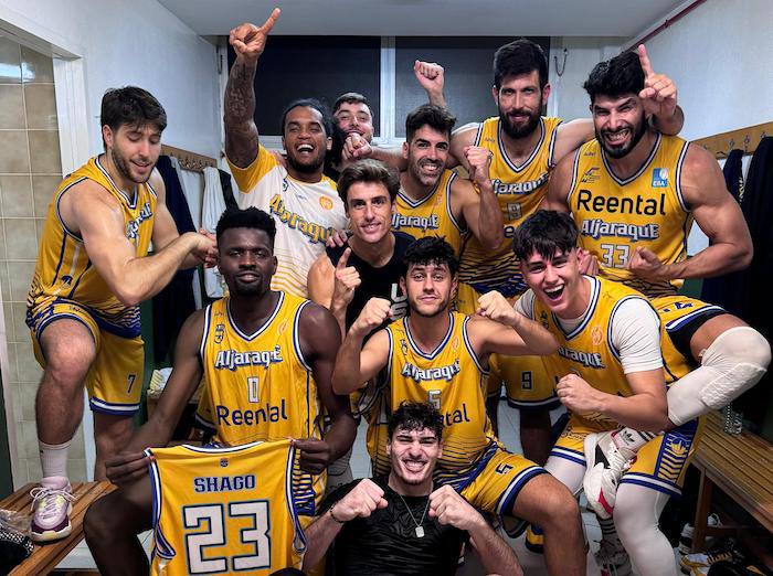 Alegría de los jugadores del Reental Aljaraque tras ganar en El Puerto de Santa María al Baublock Gymnástica. / Foto: Reental Aljaraque.