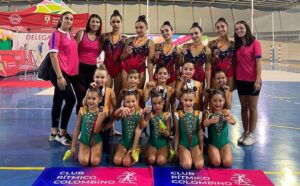 Deportistas del Club Rítmico Colombino que han tomado parte en el Trofeo 'ciudad de Dos Hermanas' de gimnasia rítmica.