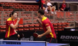 La pareja española celebrando uno de sus triunfos en el camino de la final donde hicieron historia ganando el oro. / Foto: @rfetm_tenismesa.