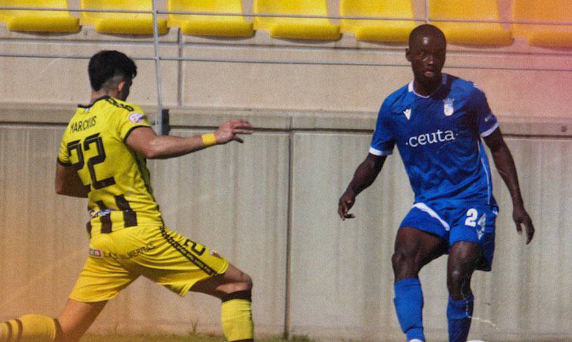 El San Roque acumuló méritos para ganar al Ceuta B pero le faltó gol y le sobró el meta Pery y sólo pudo empatar sin goles. / Foto: @ADCeuta_FC.