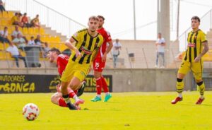 El San Roque viaja el domingo a Conil con la intención de resarcirse de la derrota sufrida ante el Utrera. / Foto: @SanRoqueLepe.