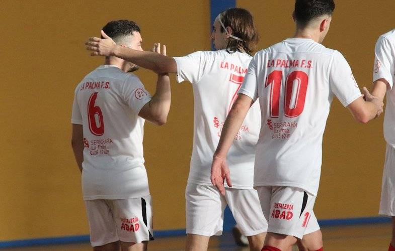 Los jugadores del Smurfit WstRock celebran uno de los goles que anotaron en el partido ante el At. Villarrense. / Foto: @LaPalmaFS.