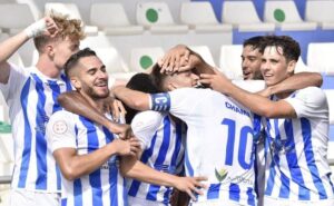 Regresar a la senda del triunfo en el reto que se plantea el Bollullos en su partido del domingo en el 'Ávila Cano' ante el CDI Sevilla Dos Hermanas. / Foto: @bollulloscf1933.