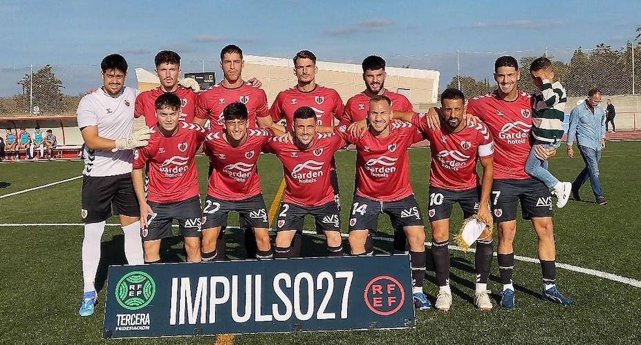 Formación inicial del Cartaya en su partido de este sábado ante el Coria que concluyó con empate a un gol. / Foto: @AD_Cartaya.