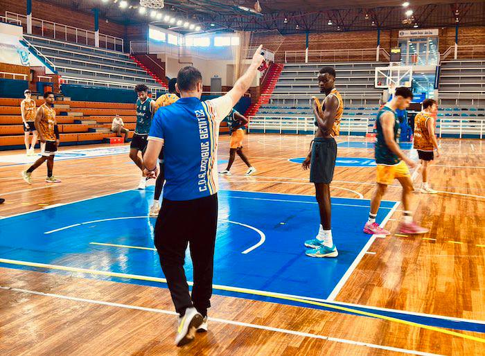 El Huelva Comercio trabaja a fondo para ganar el domingo al Real Betis, partido en el que de nuevo no estará Daniel William. / Foto: @HuelvaComercioL.