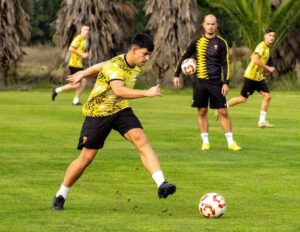 Los leperos, después de tres partido sin ganar, quieren dar una alegría a su afición sumando en el difícil feudo del Atlético Central. / Foto: @SanRoqueLepe.