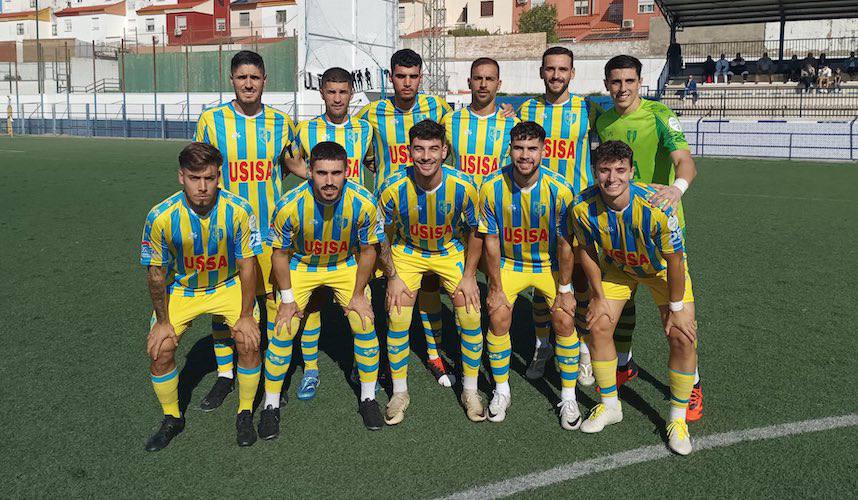 Formación inicial del Isla Cristina en el 'Antonio Almendro' donde logró un valioso punto ante el Castilleja. / Foto: @IslaCristinaFC.