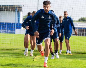 El Recre quiere seguir avanzando y para ello buscará la victoria en Yecla donde ganó el año pasado con un gol al final de Rubén Serrano. / Foto: @recreoficial.