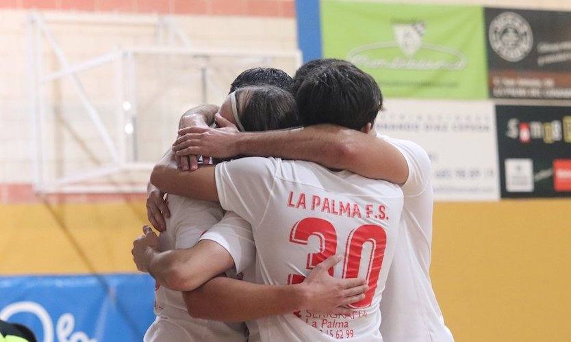 Los jugadores del Smurfit WestRock celebran uno de los goles anotados en su triunfo ante el Boca Priego. / Foto: @LaPalmaFS.