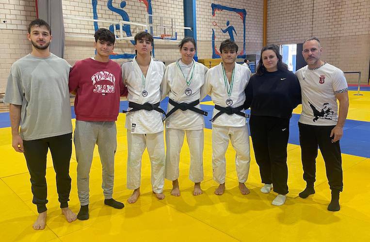 Representantes del CD Huelva TSV Judo en el Campeonato de Andalucía Absoluto celebrado en Mollina (Málaga). / Foto: @JudoHuelva1.